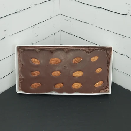 Плитка из молочного шоколада